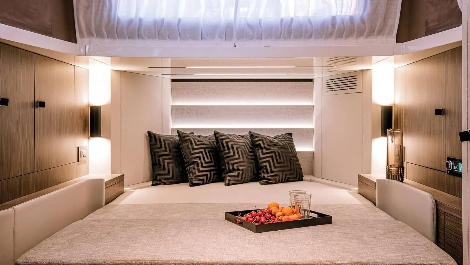 Cranchi A46 - photo 6 yacht charter Cannes