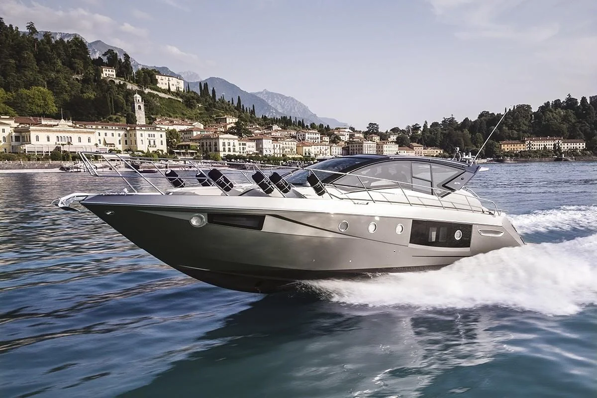 Cranchi M44 HT - photo 3 yacht charter Cannes