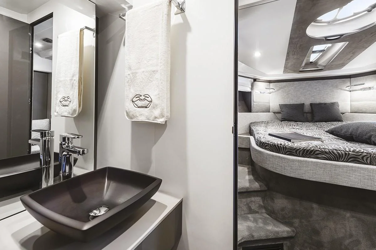 Cranchi M44 HT - photo 21 yacht charter Cannes