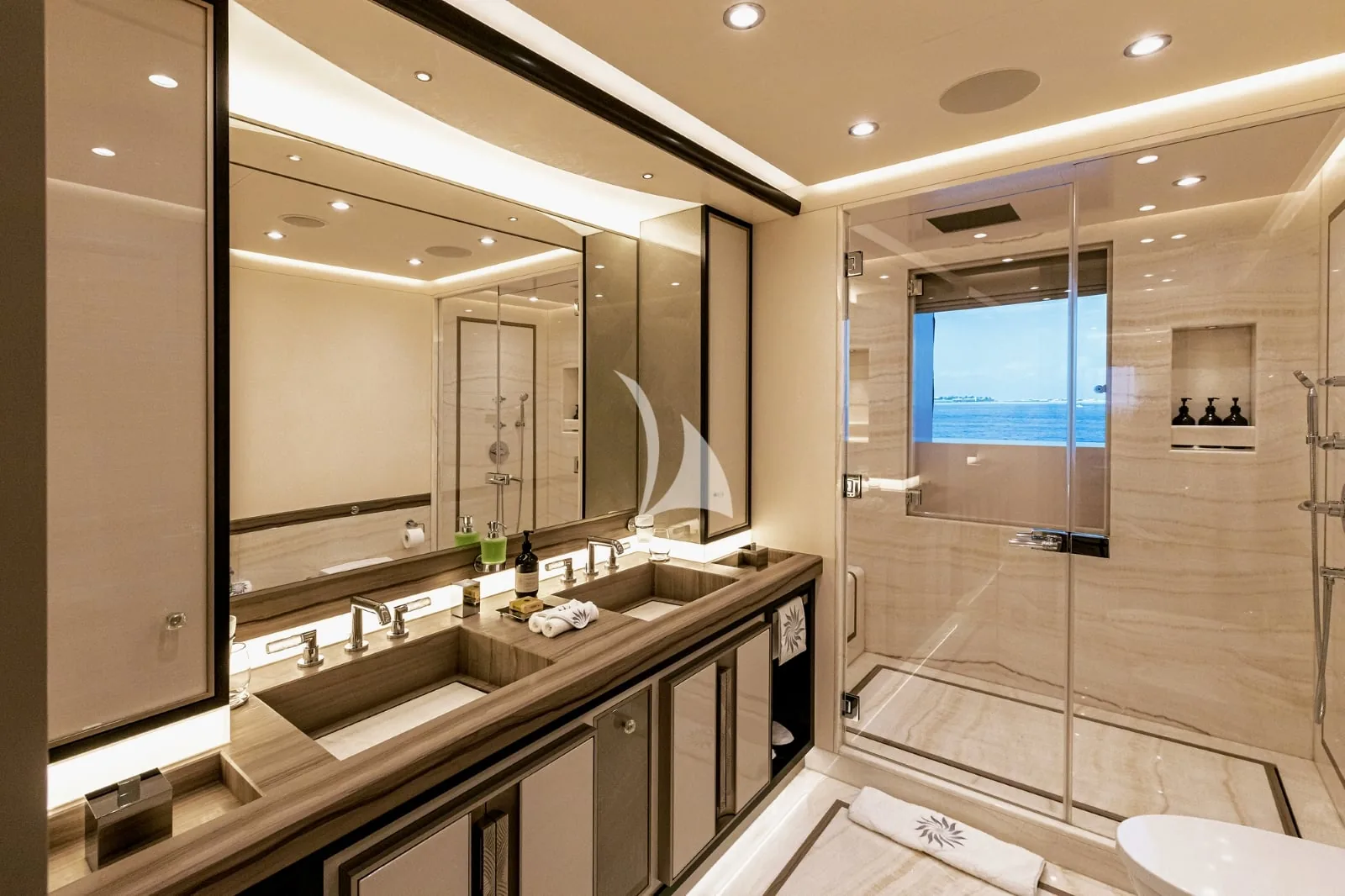 DAR - photo 41 yacht charter Cannes