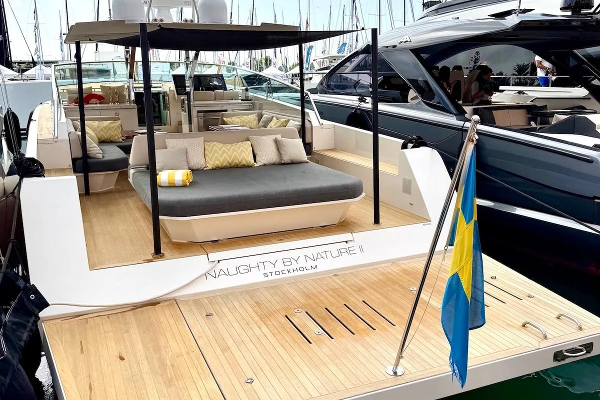 Delta 60 Open - photo 13 yacht charter Cannes