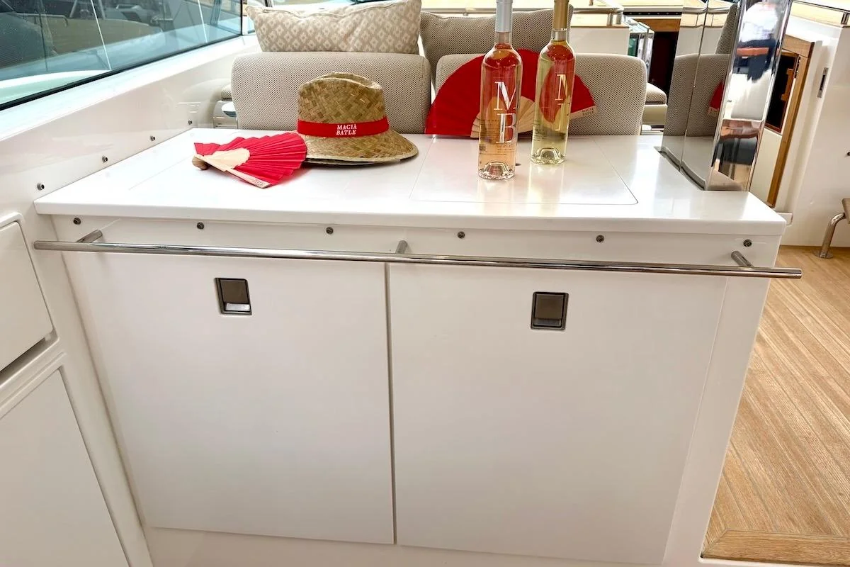 Delta 60 Open - photo 18 yacht charter Cannes