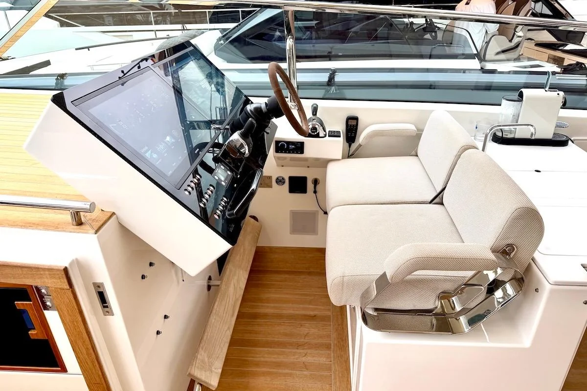 Delta 60 Open - photo 21 yacht charter Cannes