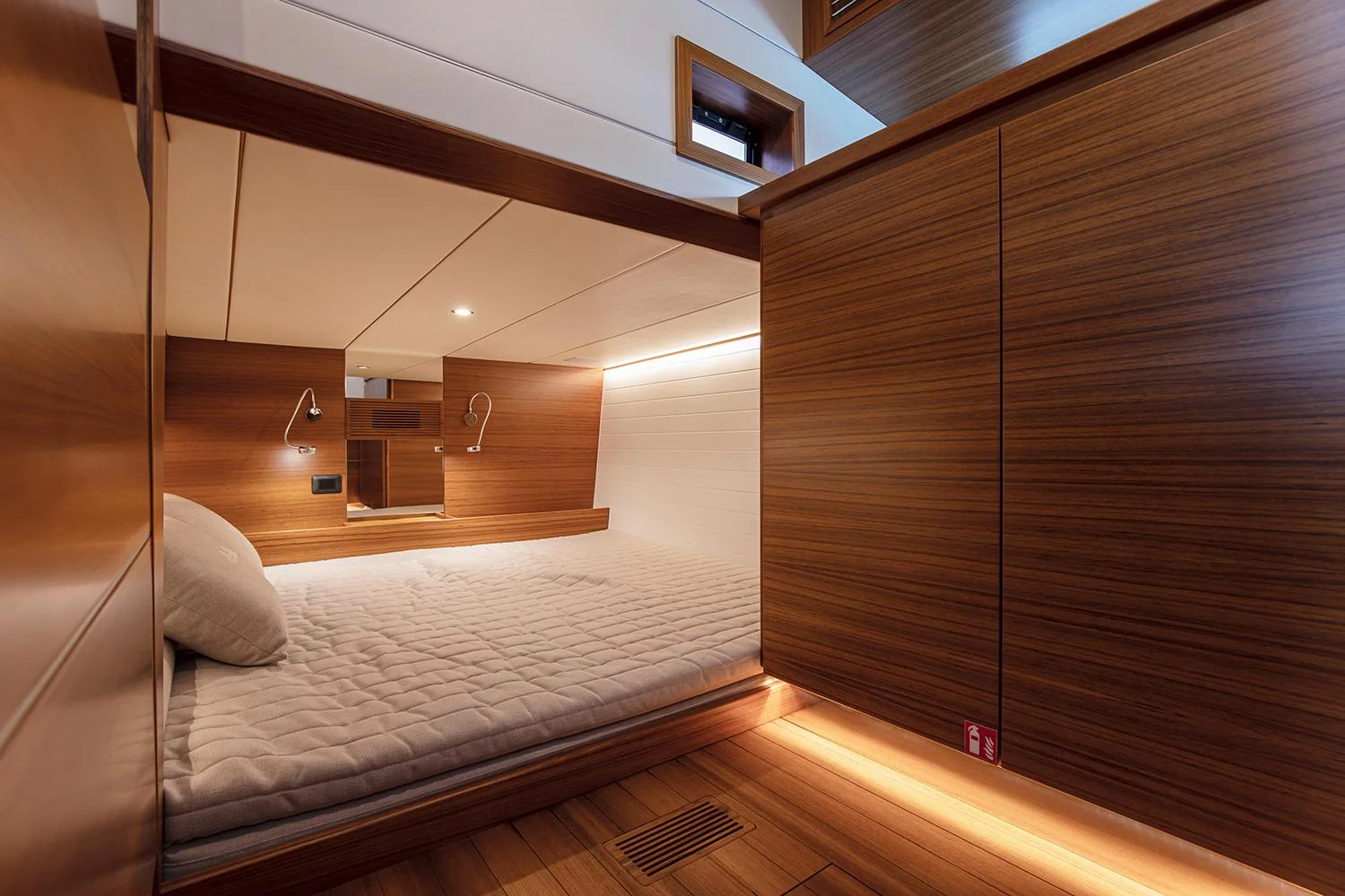 Delta 60 Open - photo 42 yacht charter Cannes