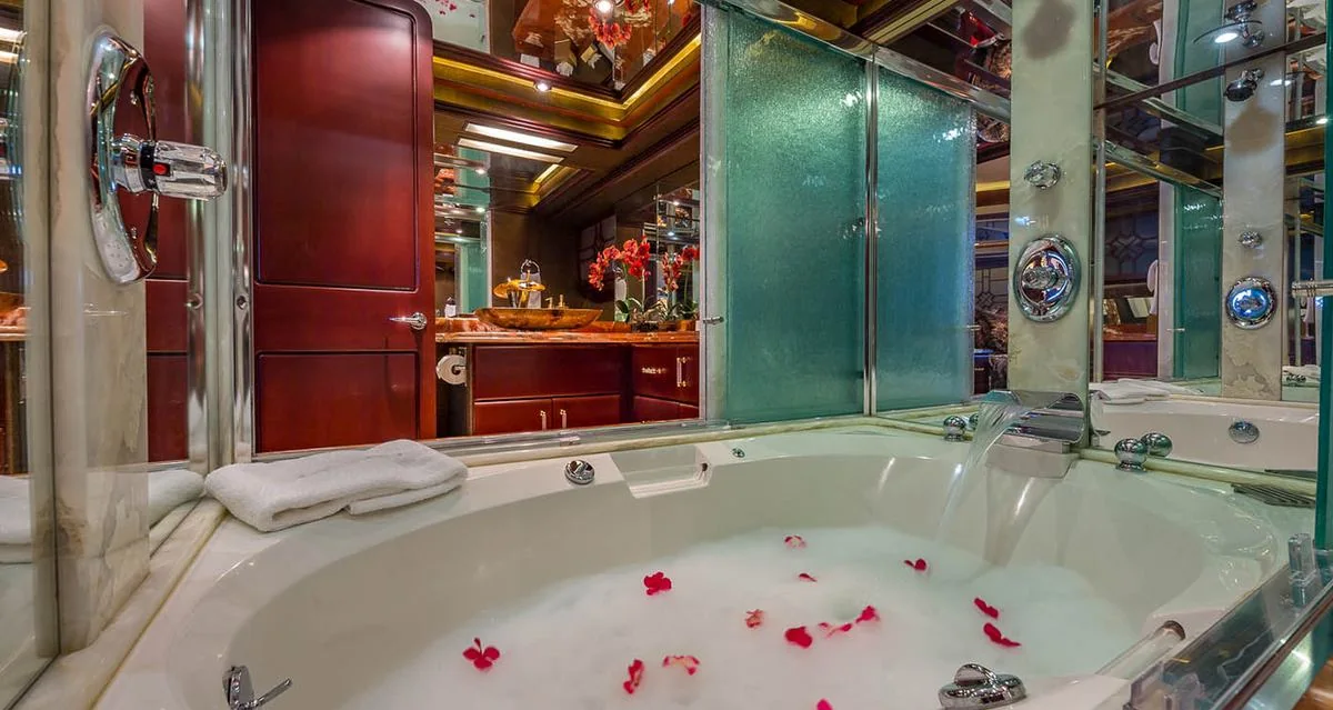 Destiny - photo 15 yacht charter Miami