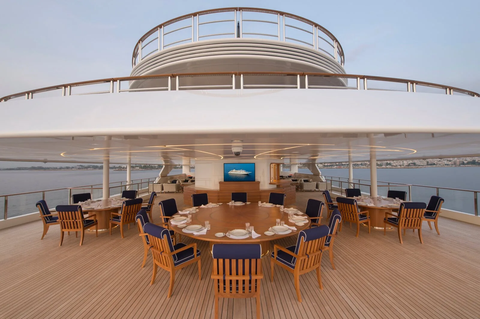 DREAM - photo 8 yacht charter Cannes