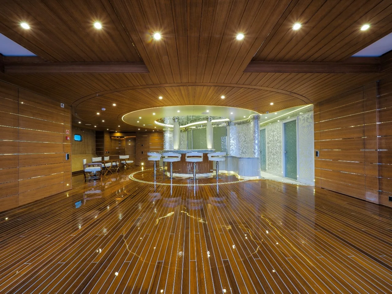 ELEMENTS - photo 14 location yacht Cannes