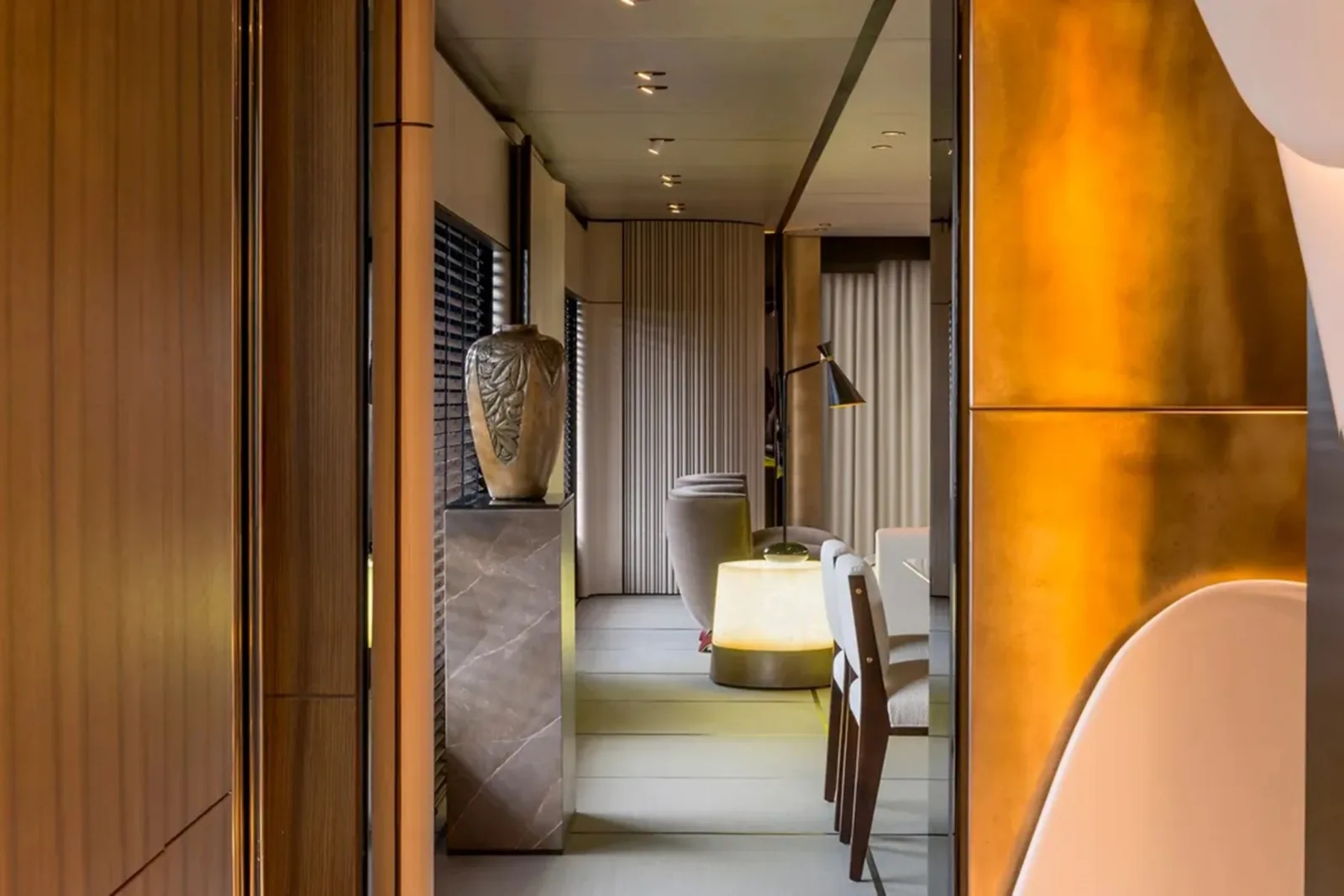 ENDEAVOUR 2 - photo 8 yacht charter Cannes