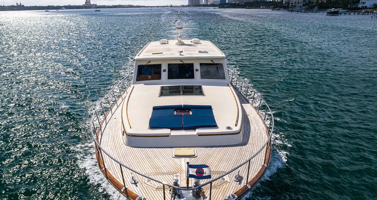 Essence of Cayman - photo 1 yacht charter Miami