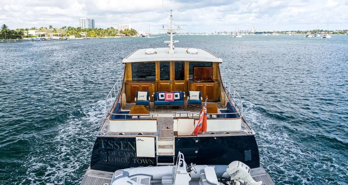 Essence of Cayman - photo 4 yacht charter Miami