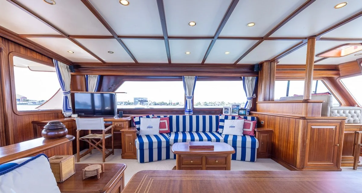 Essence of Cayman - photo 8 yacht charter Miami