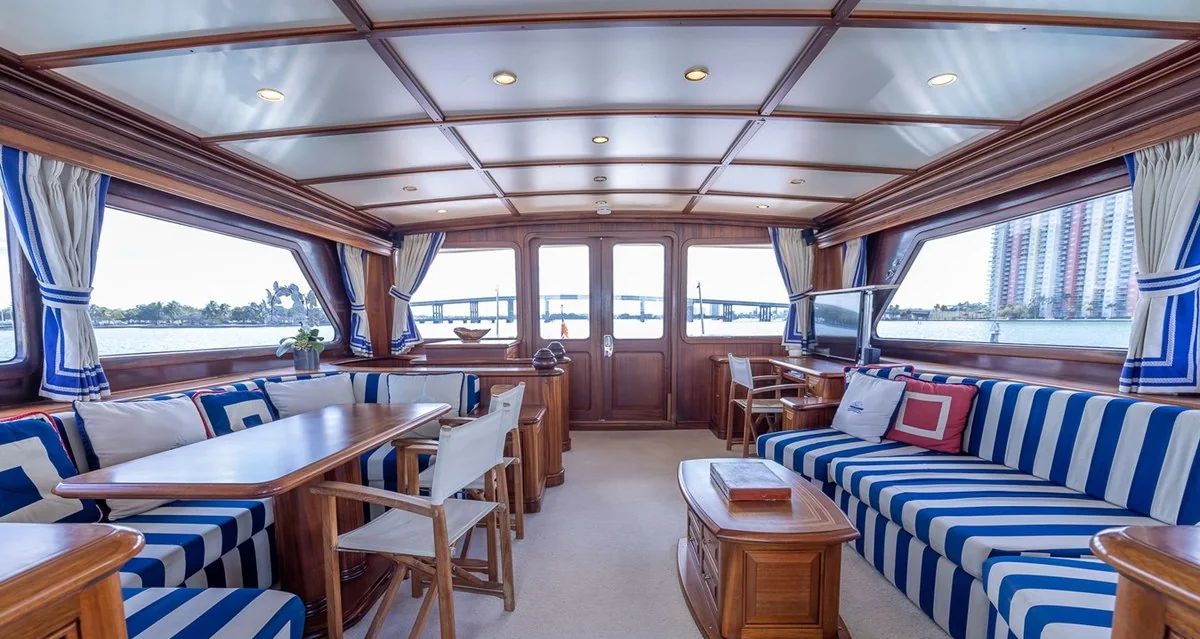 Essence of Cayman - photo 10 yacht charter Miami