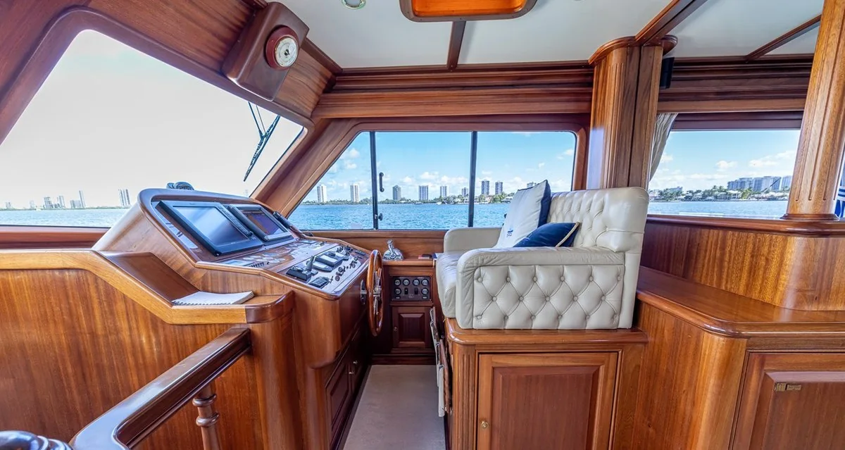 Essence of Cayman - photo 15 yacht charter Miami
