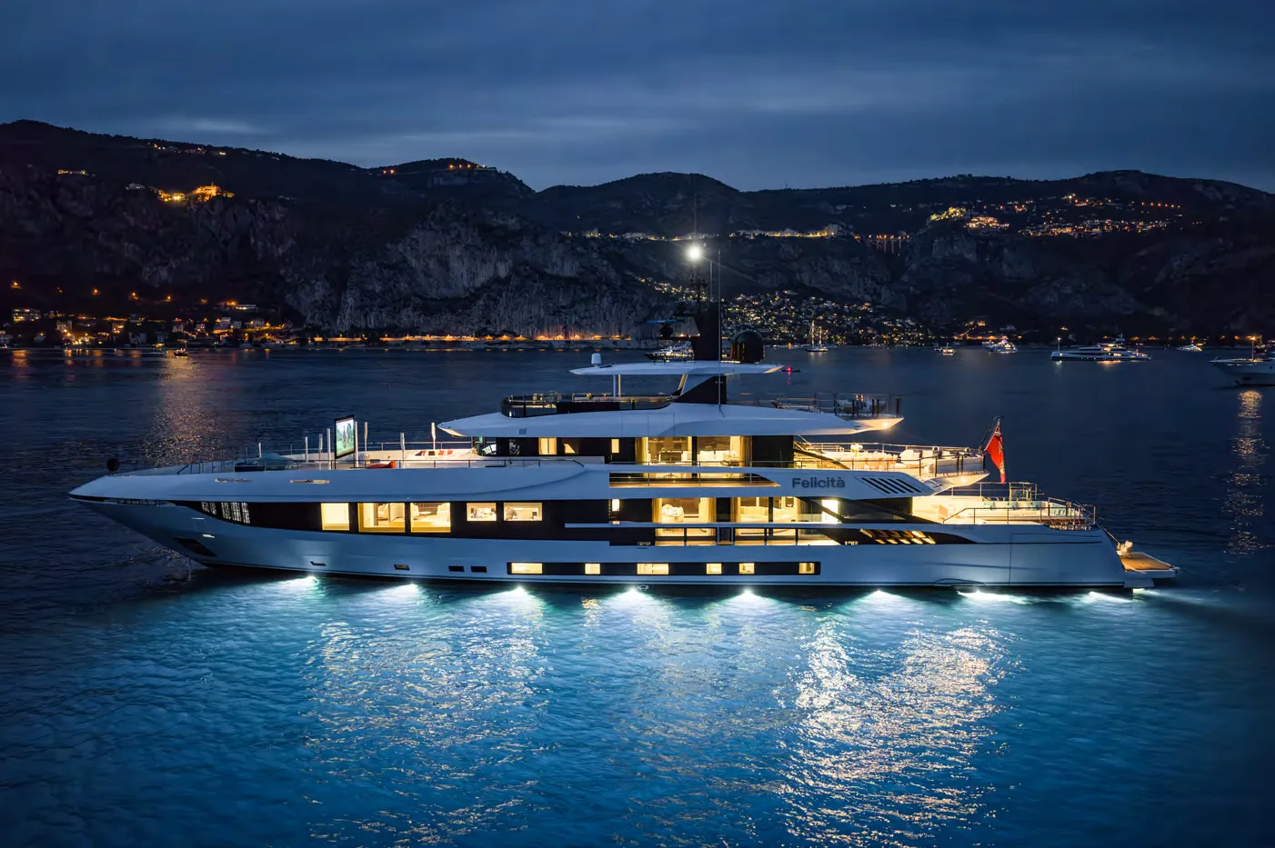Felicita - photo 54 yacht charter Cannes