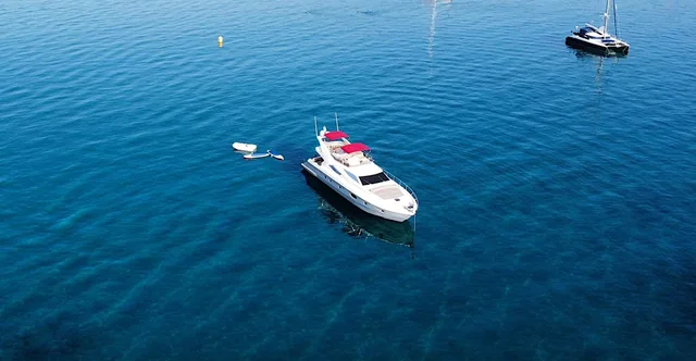 Ferretti 620 - yacht charter Cannes