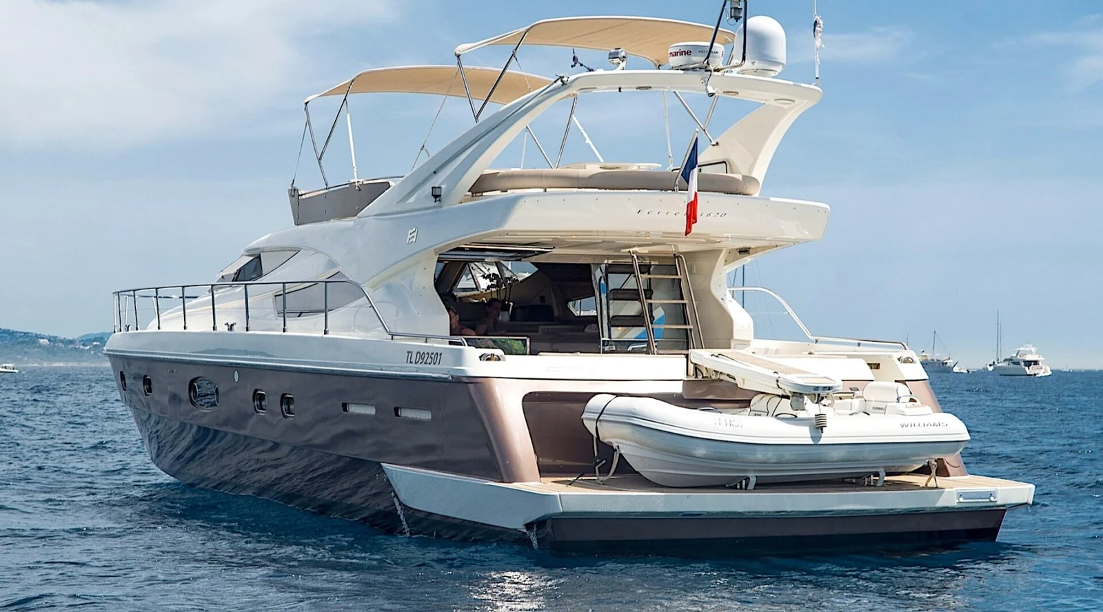 Ferretti 620 - photo 4 yacht charter Cannes
