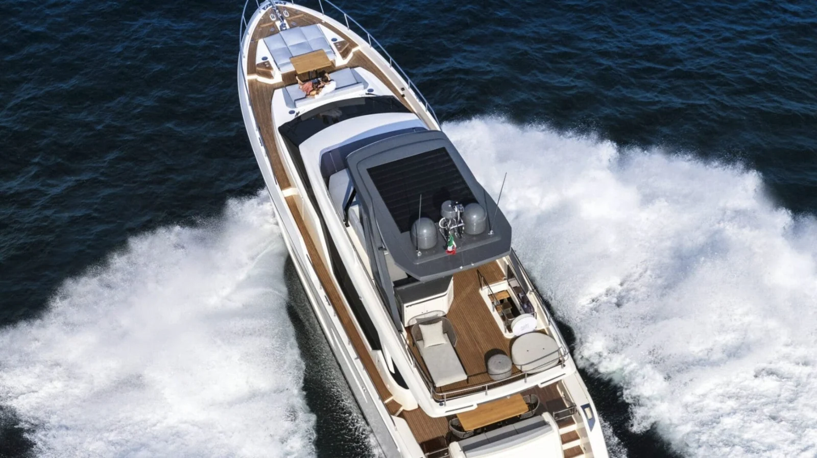 Ferretti 720 (Breeze) - photo 4 yacht charter Cannes