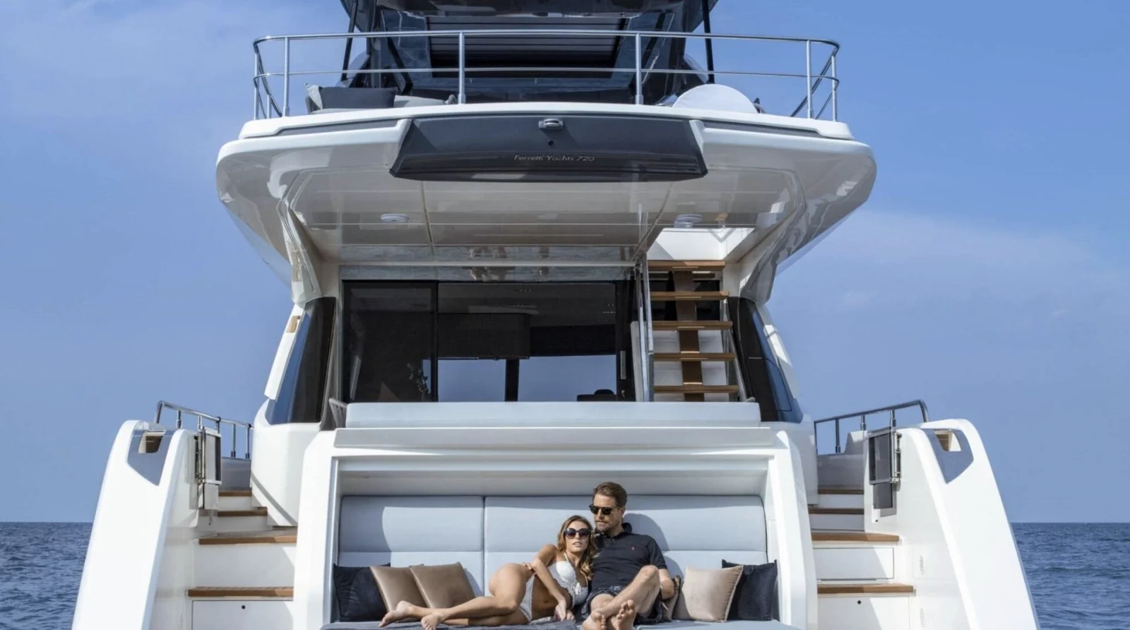 Ferretti 720 (Breeze) - photo 9 yacht charter Cannes
