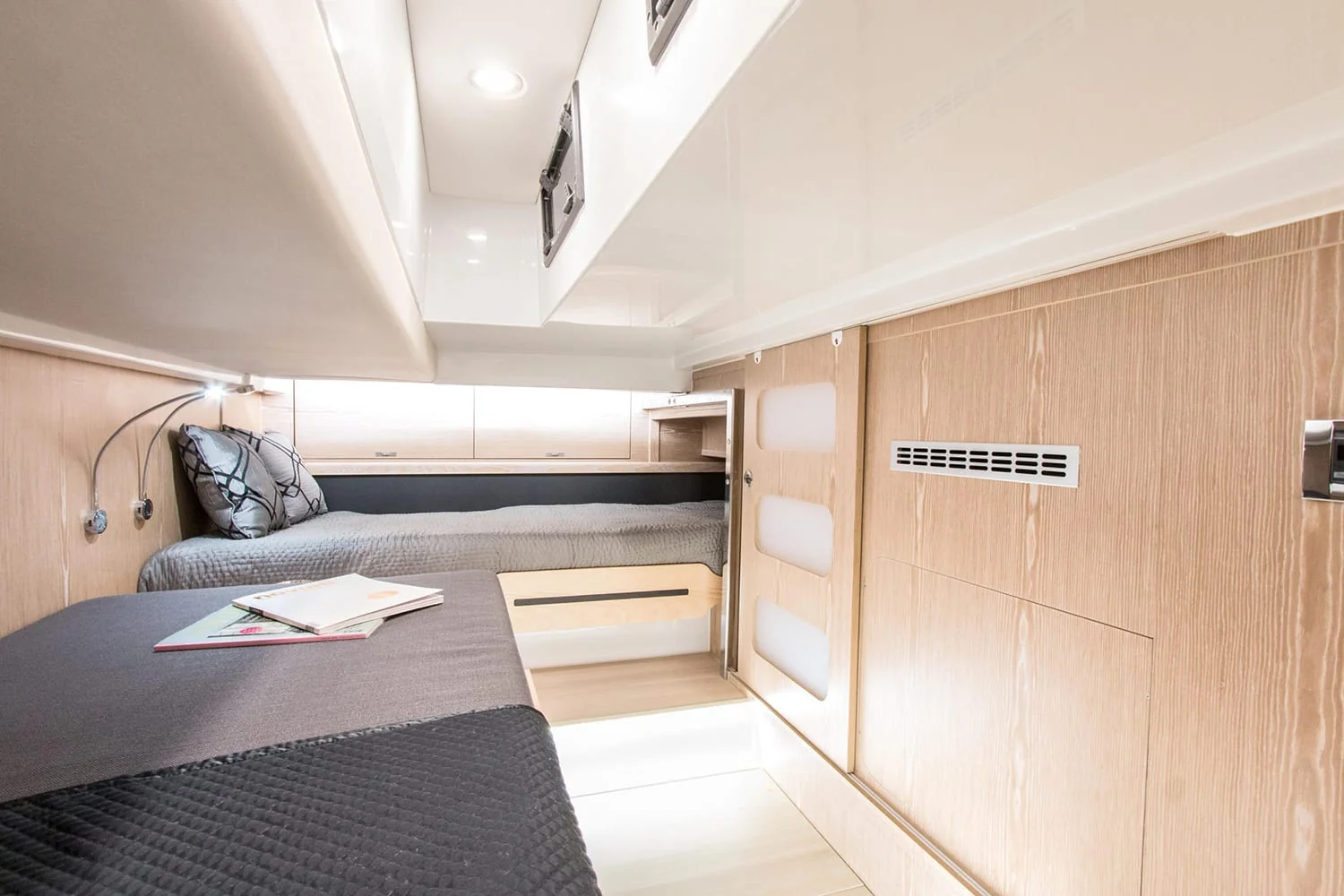 Fjord 44 Open - photo 15 yacht charter Cannes