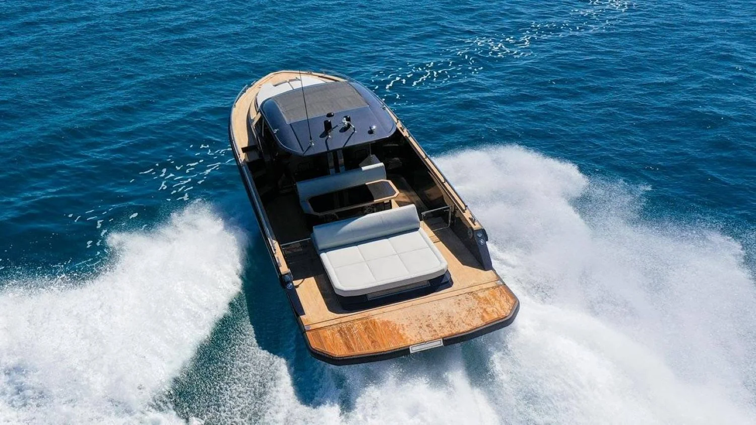 Focus Forza 37 - photo 5 yacht charter Cannes