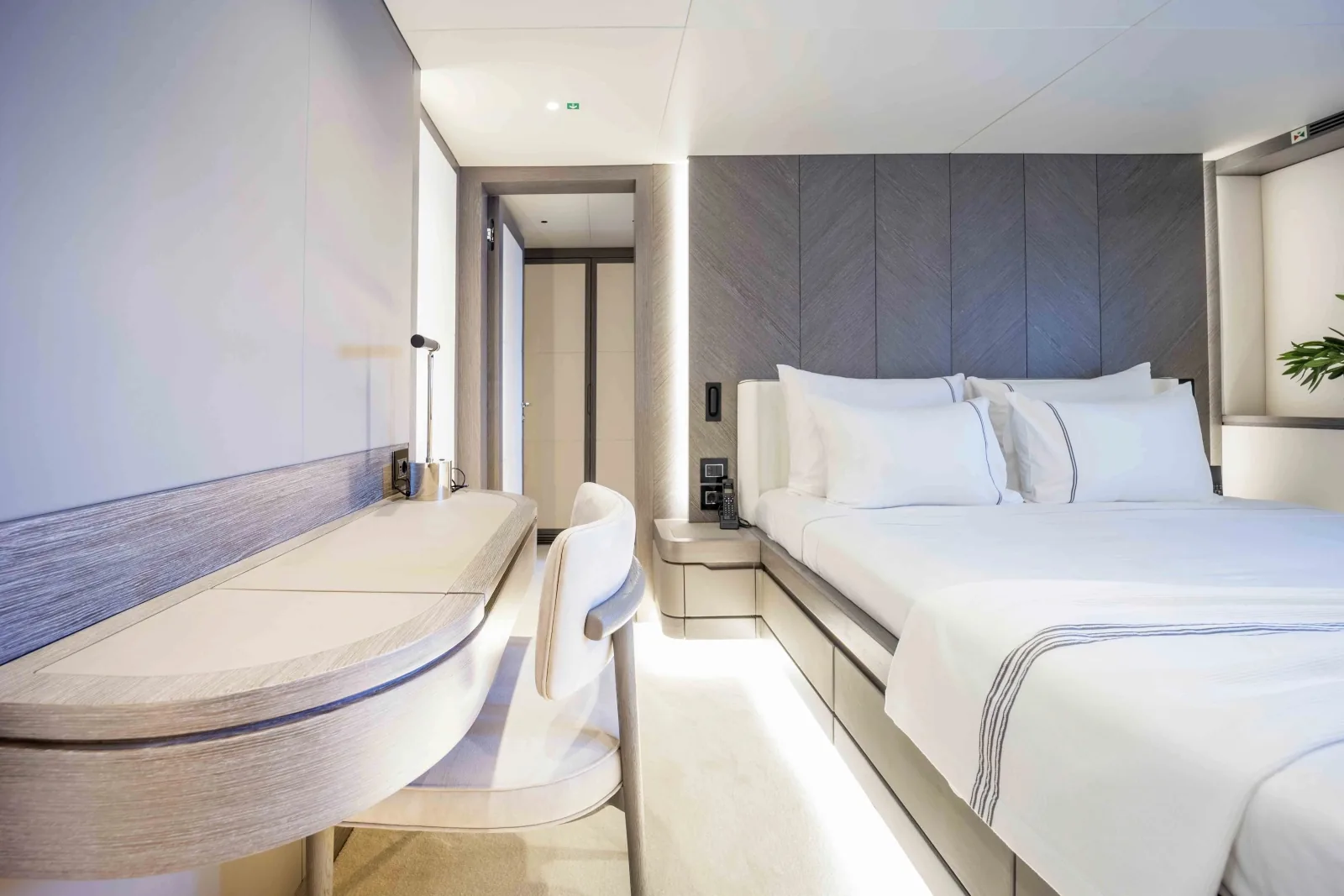FORTUNA - photo 27 yacht charter Cannes