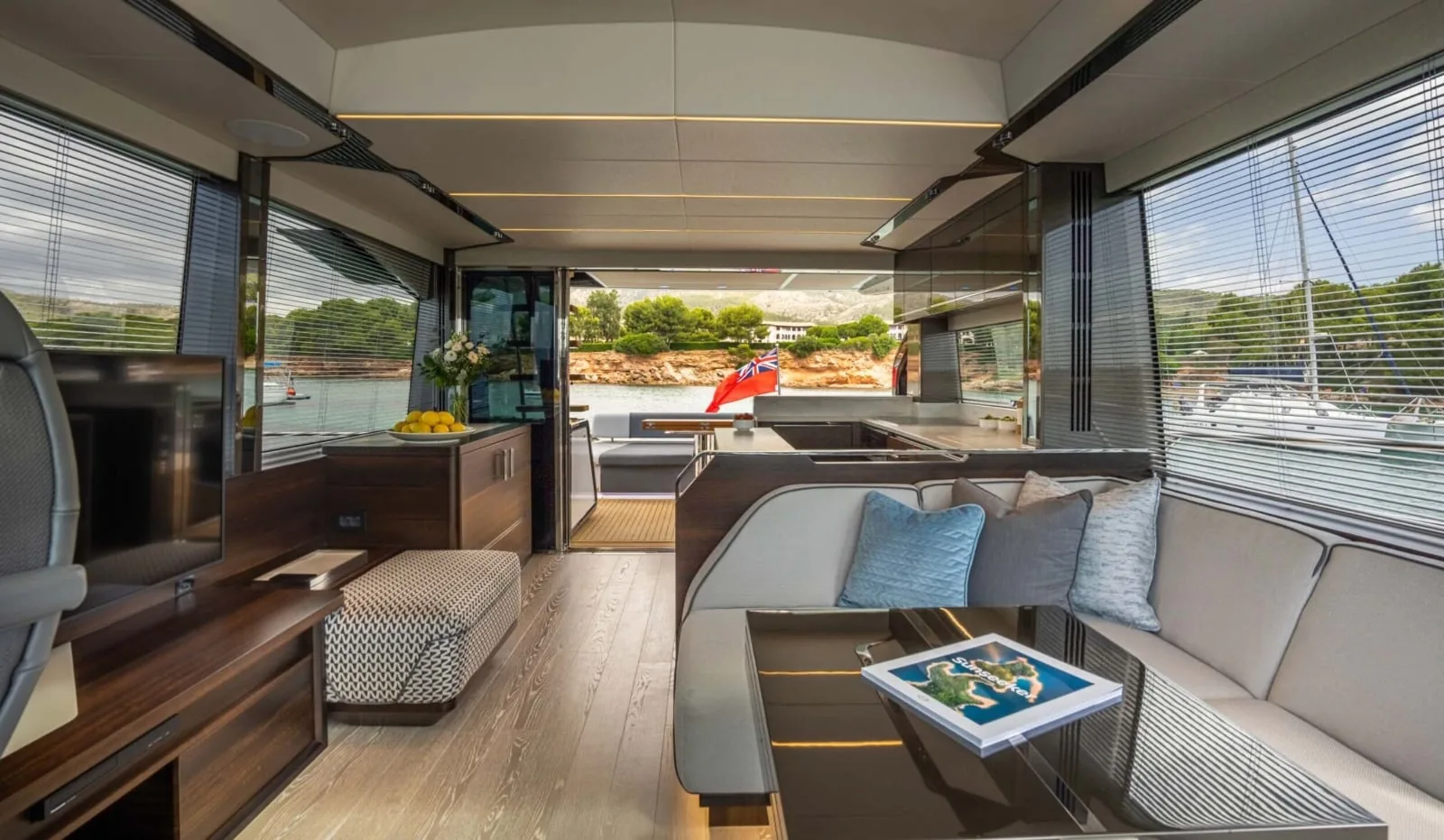 FORZA - photo 9 yacht charter Cannes