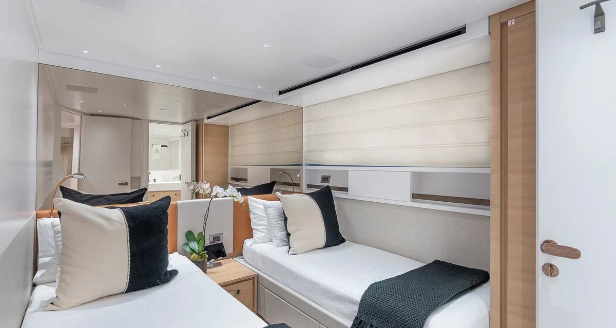 Gatsby - photo 15 yacht charter Miami