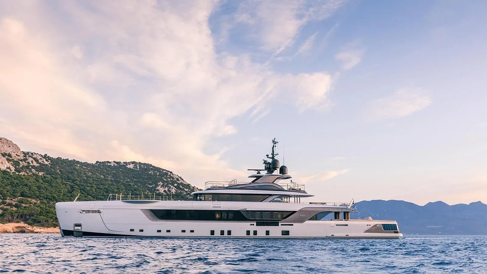 GECO - photo 4 yacht charter Cannes