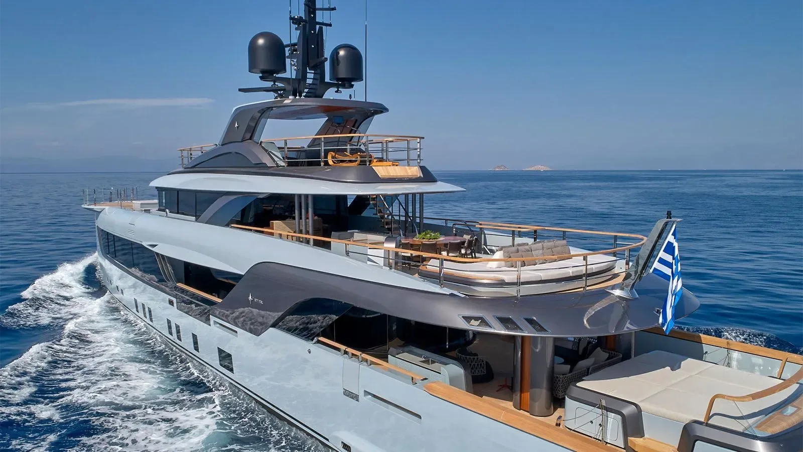 GECO - photo 12 yacht charter Cannes