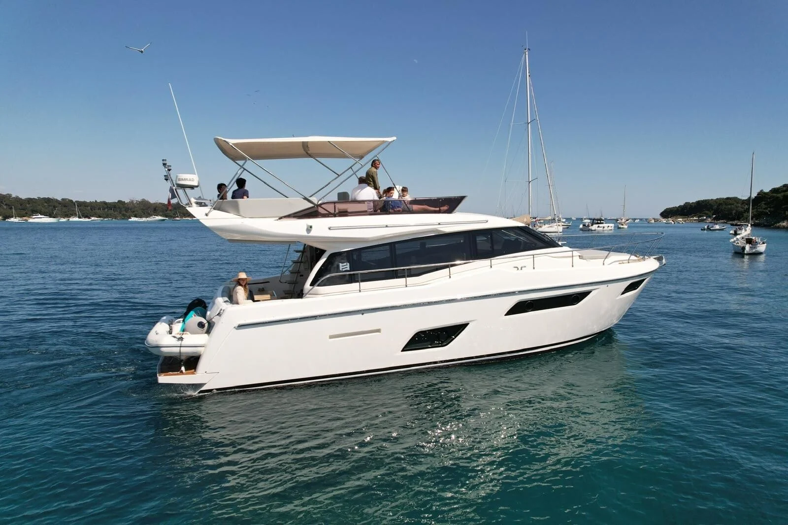 Greenline 45 Coupe - photo 5 yacht charter Cannes