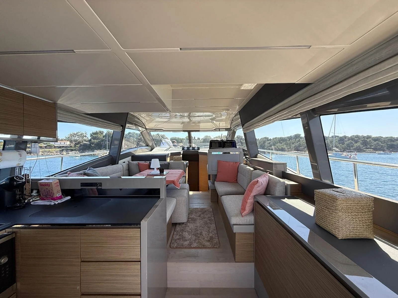 Greenline 45 Coupe - photo 10 yacht charter Cannes