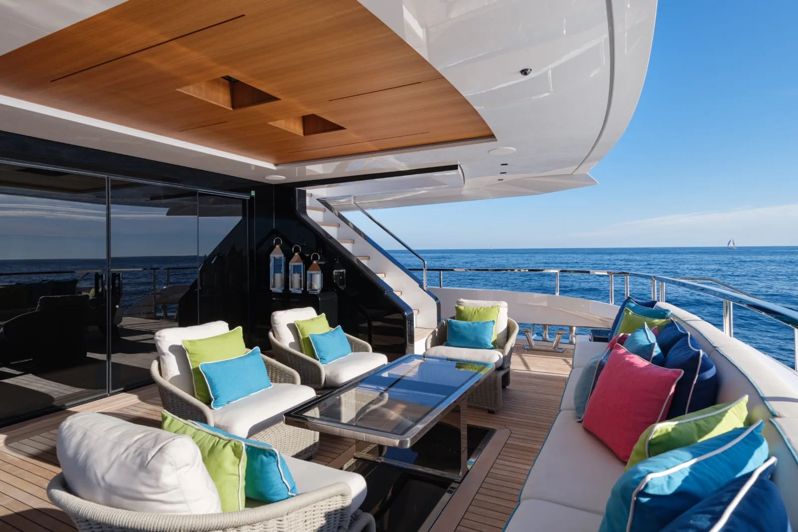 HALARA - photo 8 yacht charter Cannes