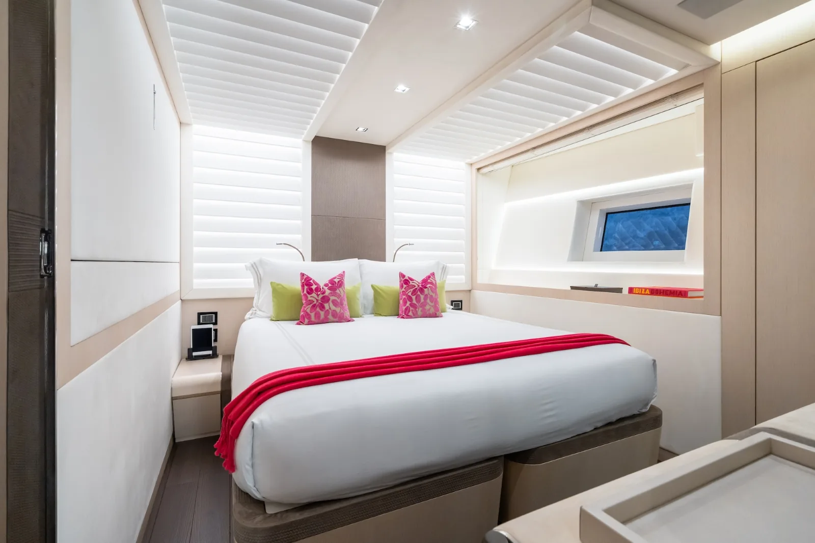 HALARA - photo 18 yacht charter Cannes