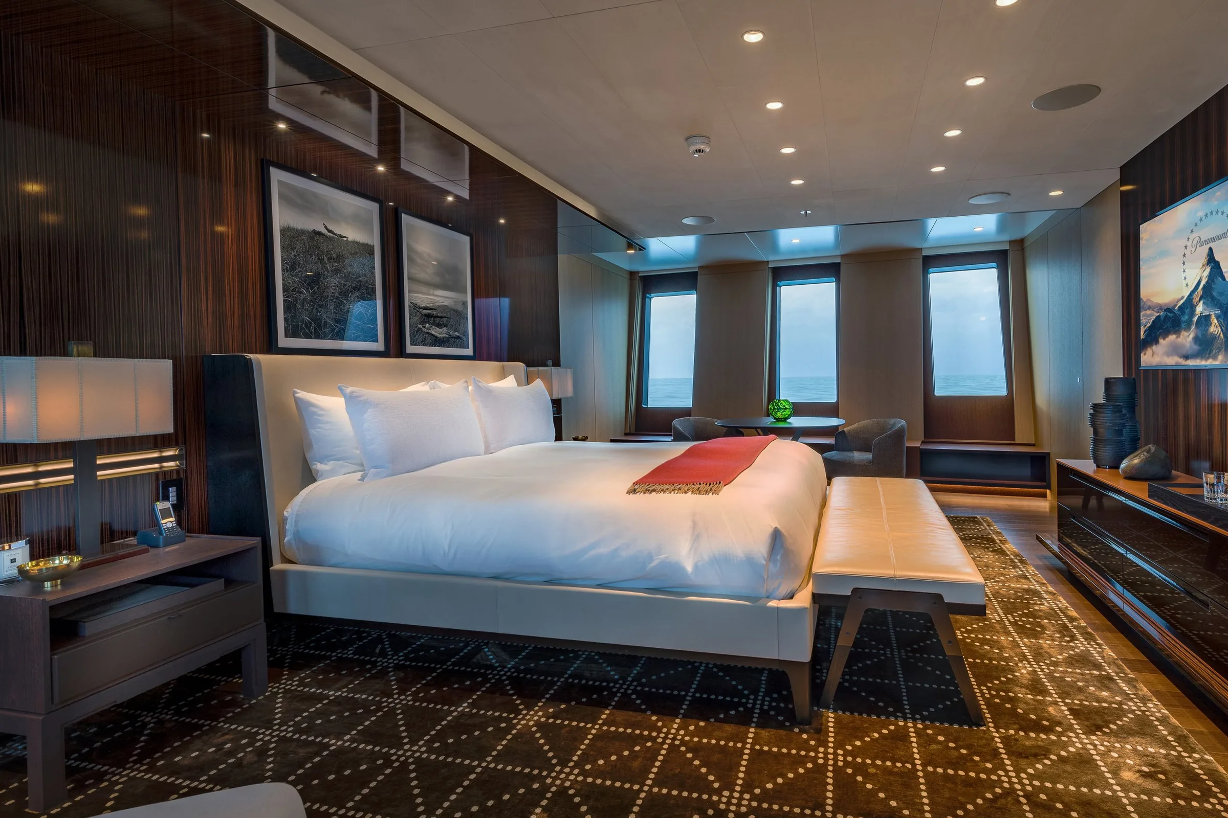 HALO - photo 2 yacht charter Cannes