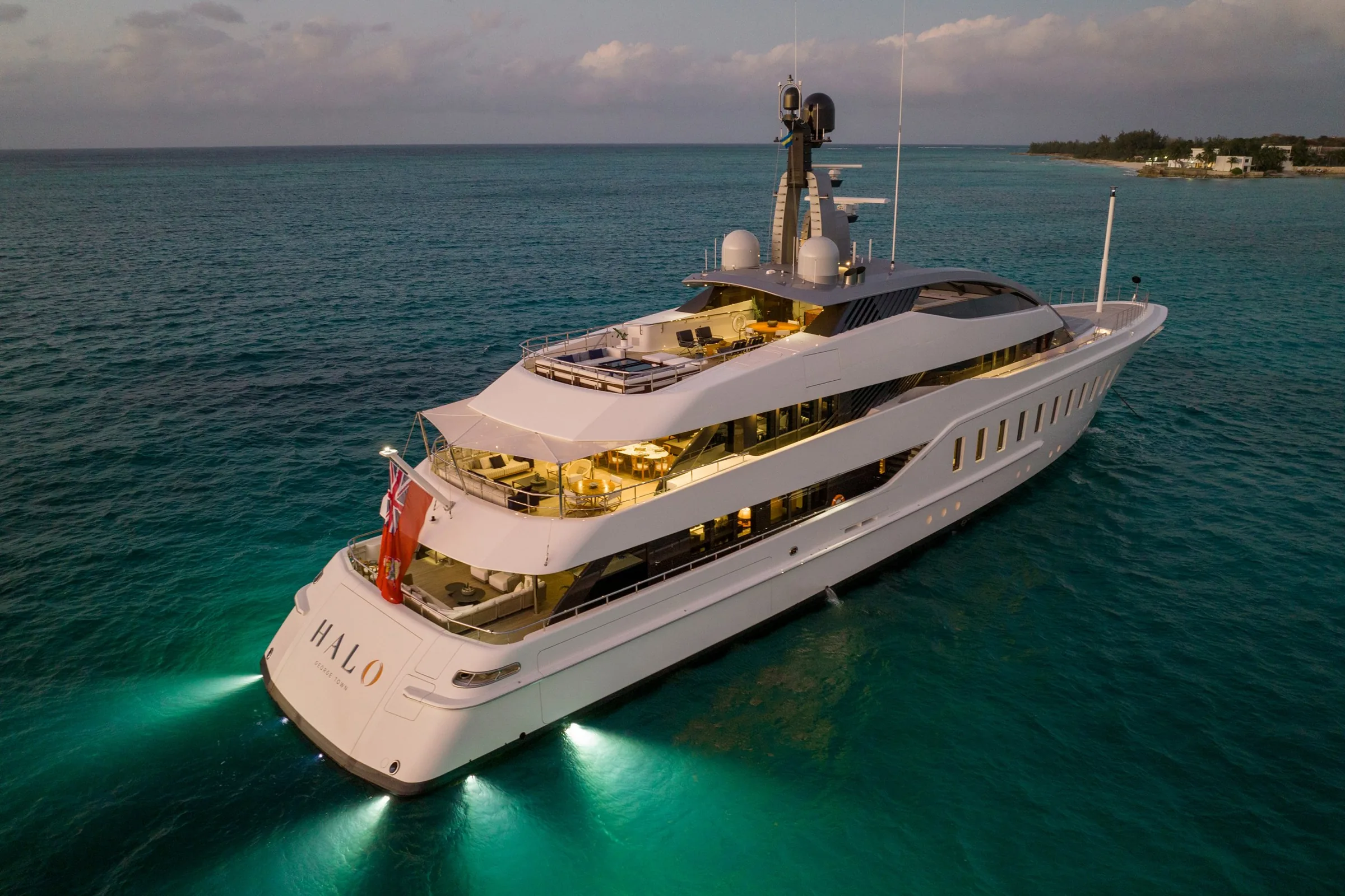 HALO - photo 15 yacht charter Cannes