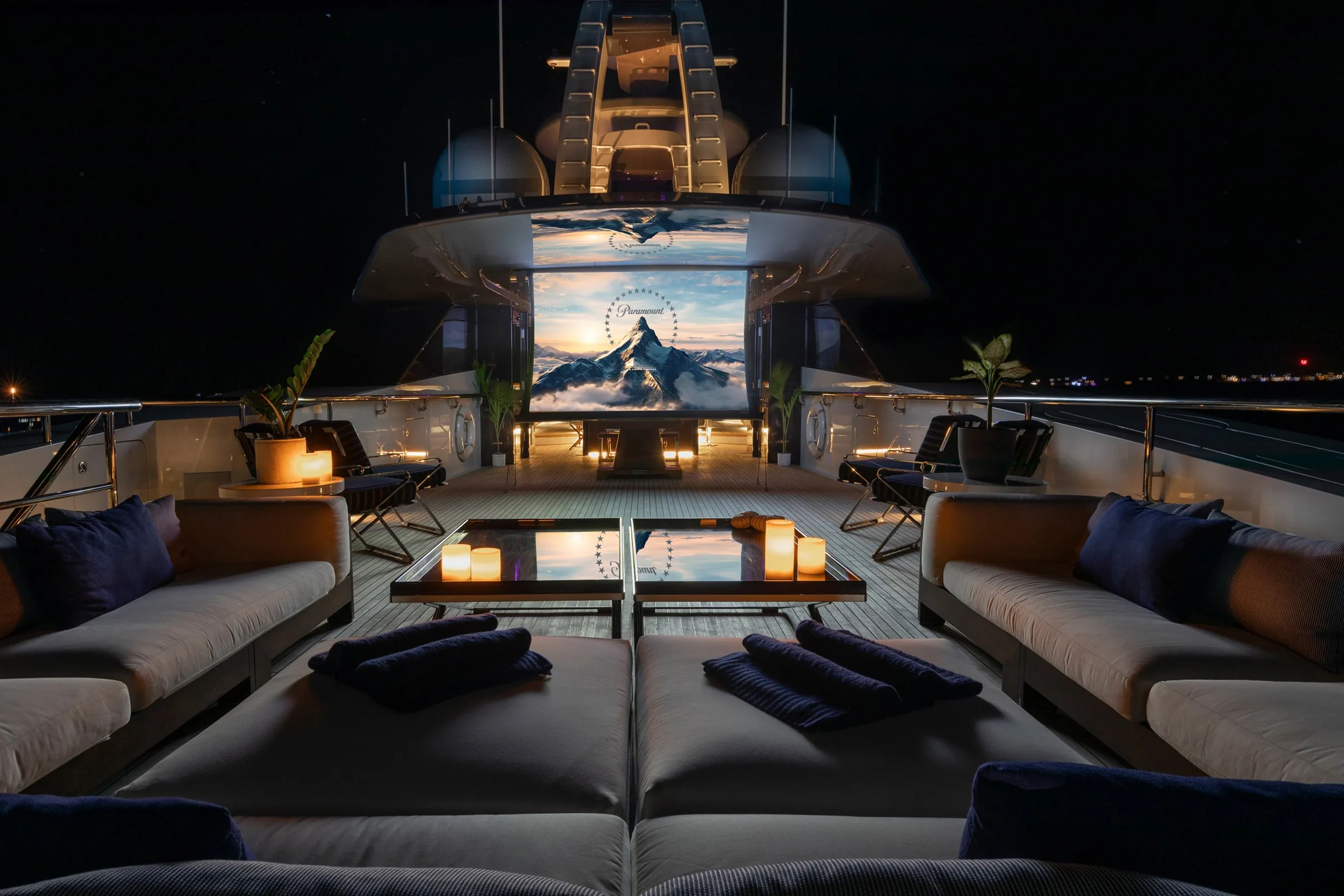 HALO - photo 29 yacht charter Cannes