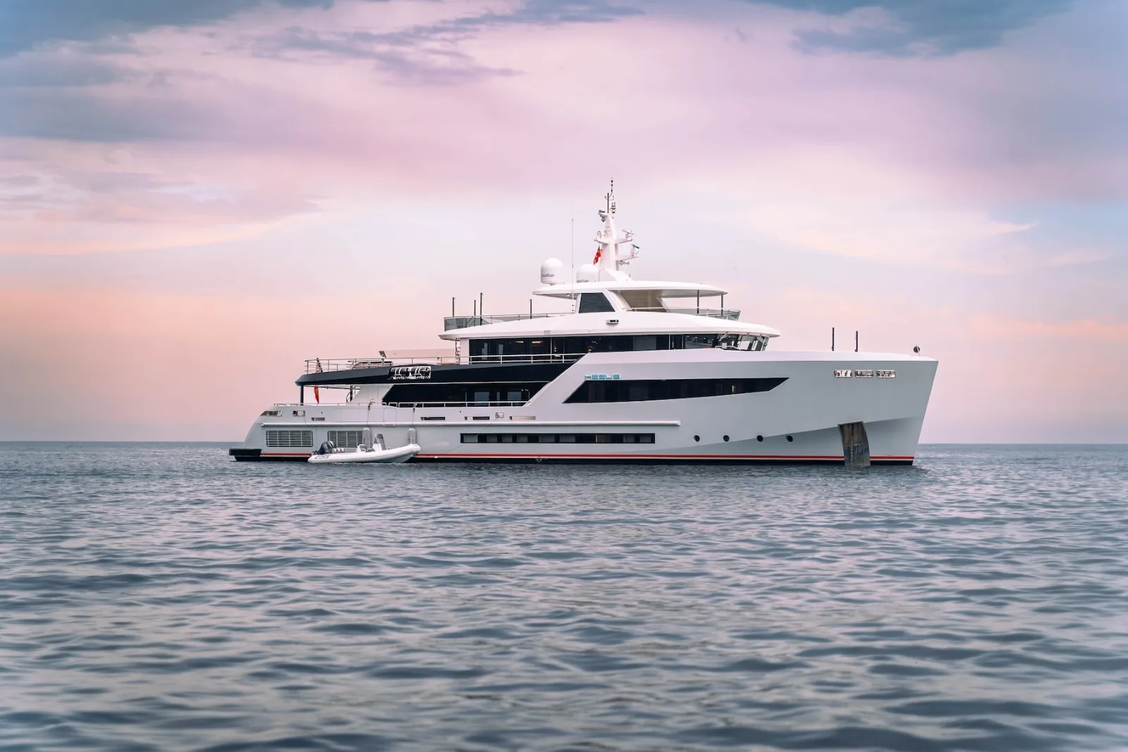 HEEUS - photo 11 yacht charter Cannes