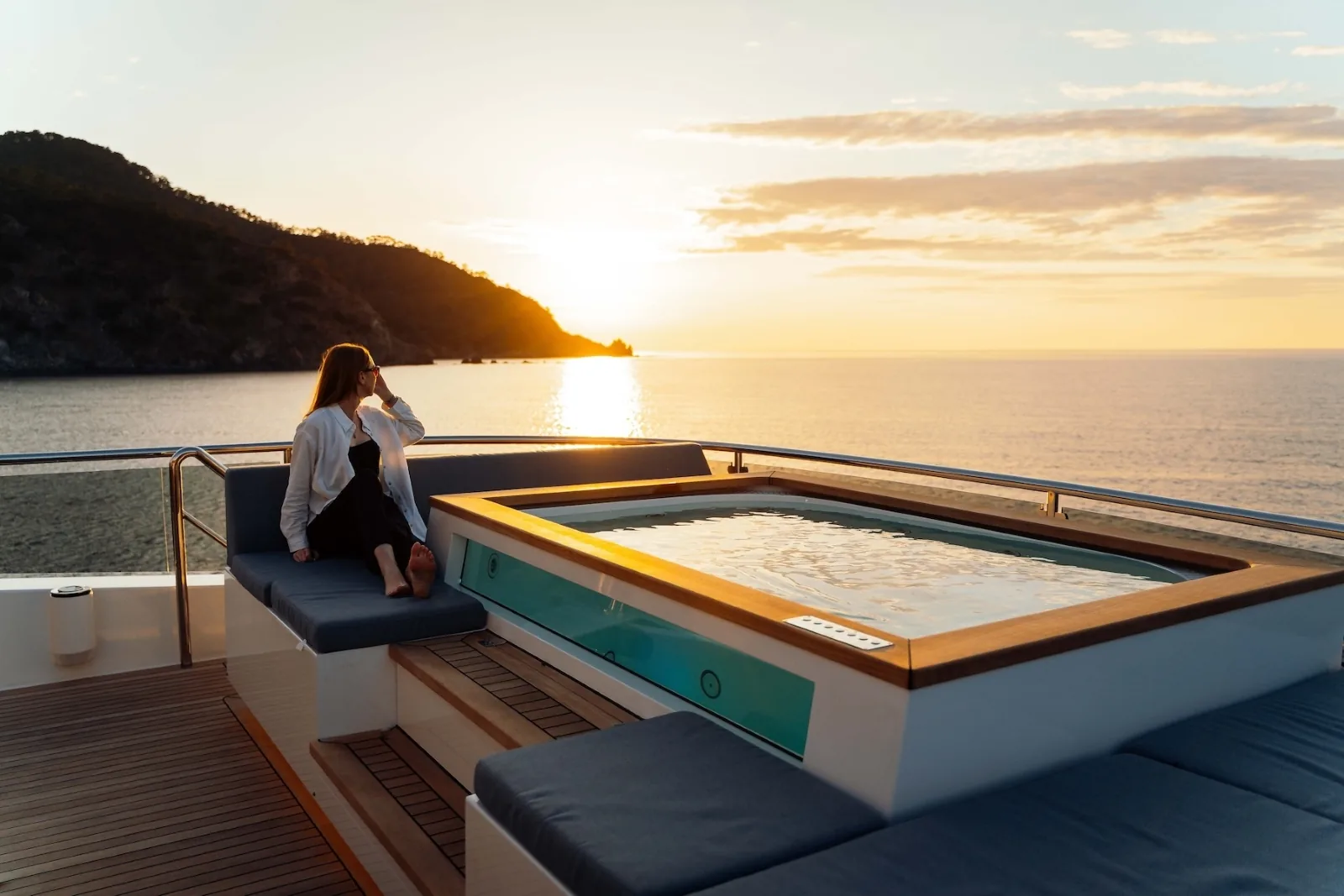 HEEUS - photo 18 yacht charter Cannes