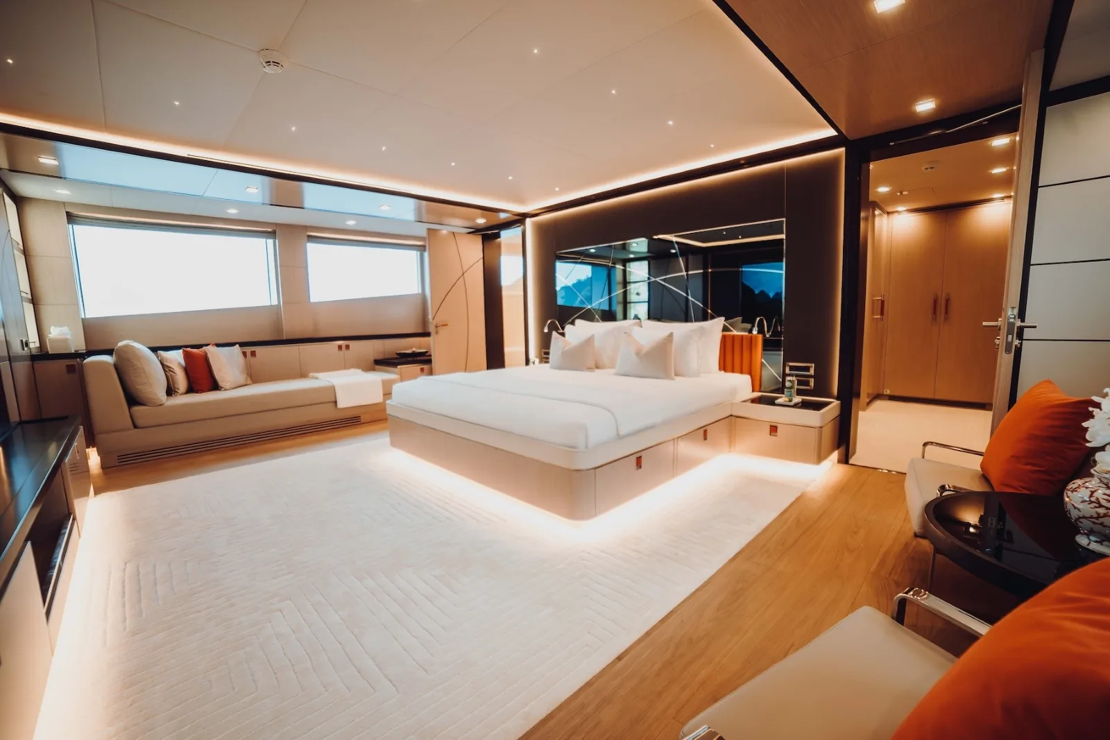 HEEUS - photo 30 yacht charter Cannes