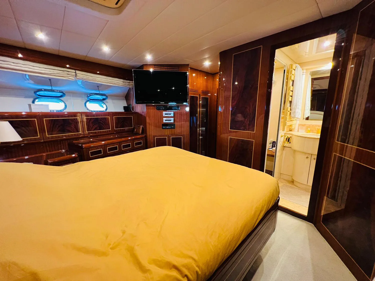 HELIOS - photo 19 yacht charter Cannes