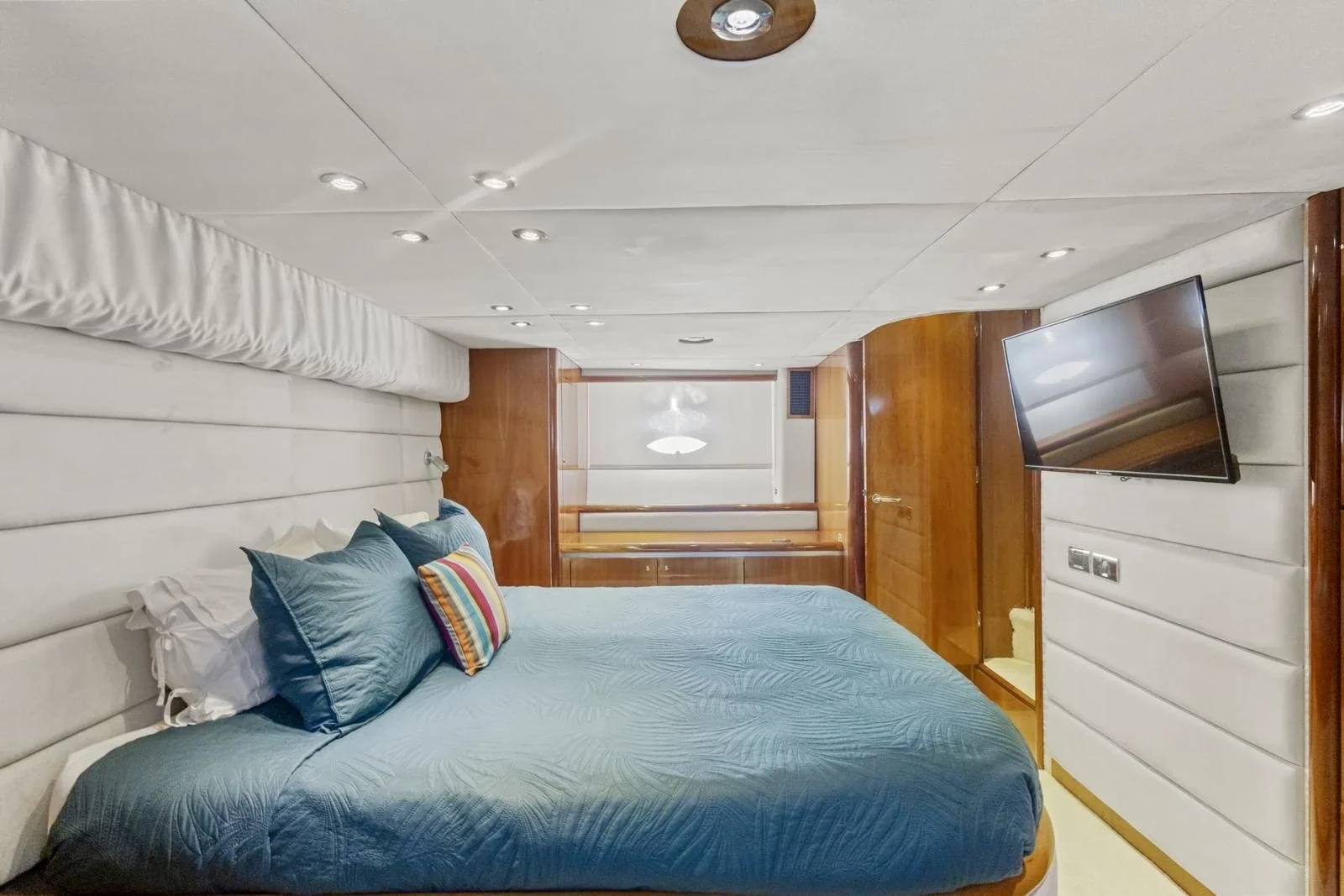 Imperium - photo 14 yacht charter Cannes