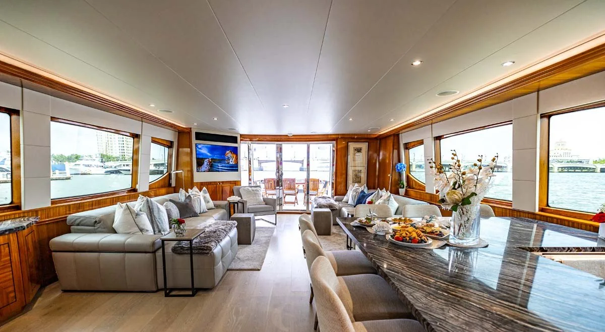 Indy - photo 7 yacht charter Miami