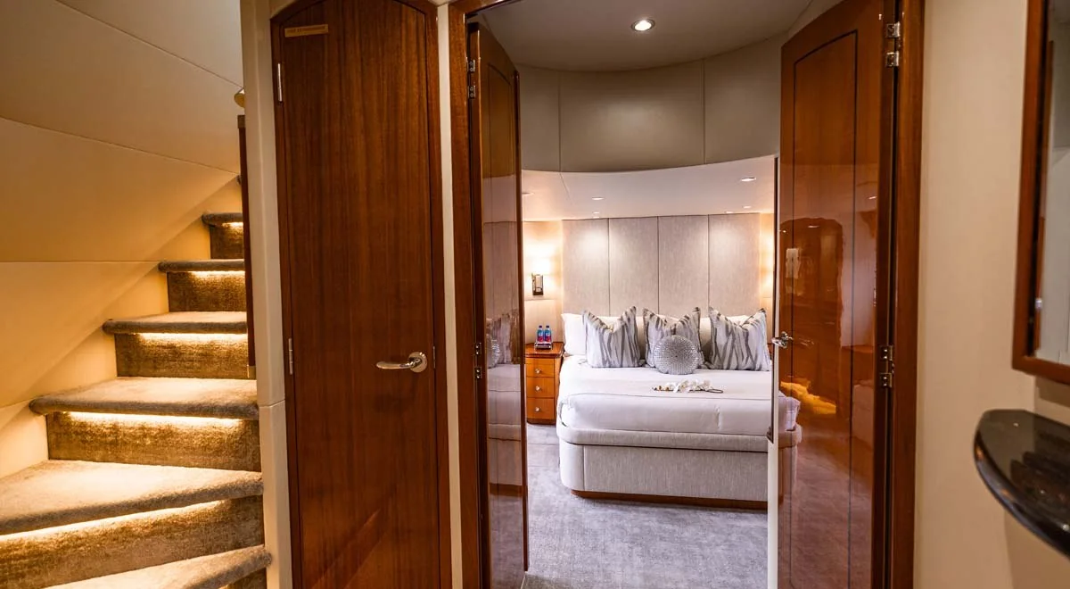 Indy - photo 10 yacht charter Miami