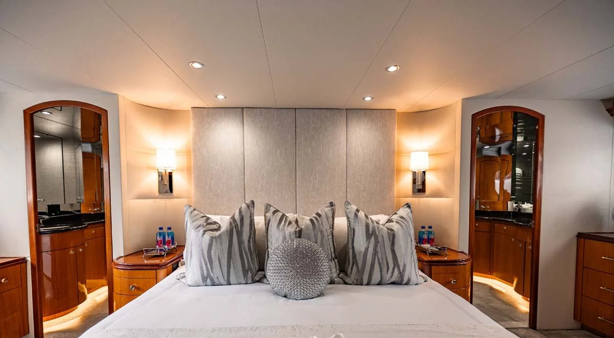 Indy - photo 12 yacht charter Miami