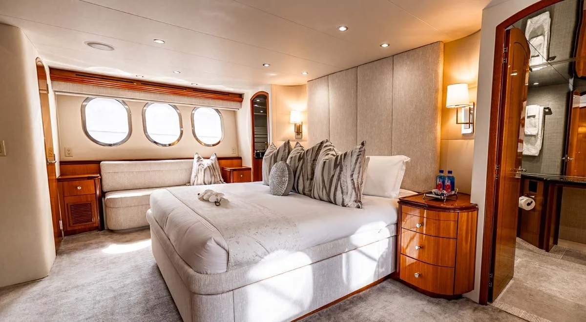 Indy - photo 13 yacht charter Miami