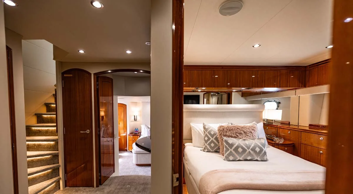 Indy - photo 14 yacht charter Miami