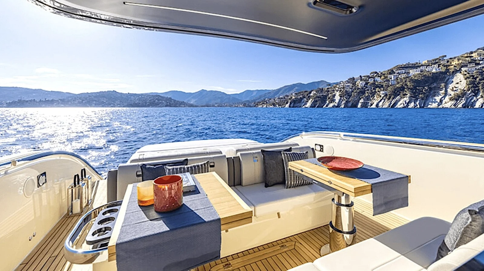 Invictus TT460 - photo 5 yacht charter Cannes