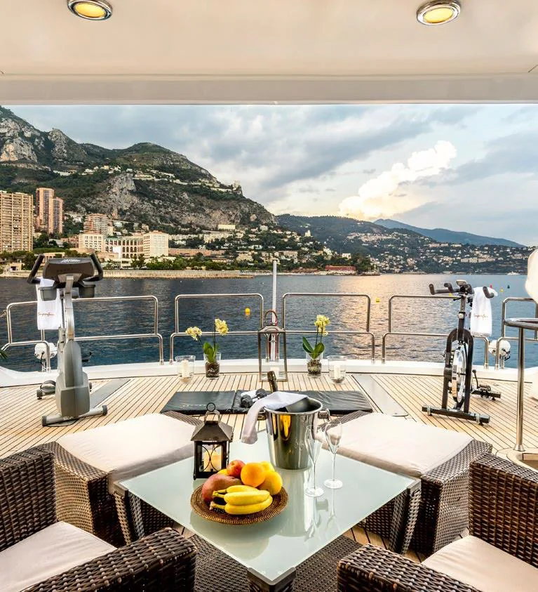 Jojo - photo 11 yacht charter Cannes
