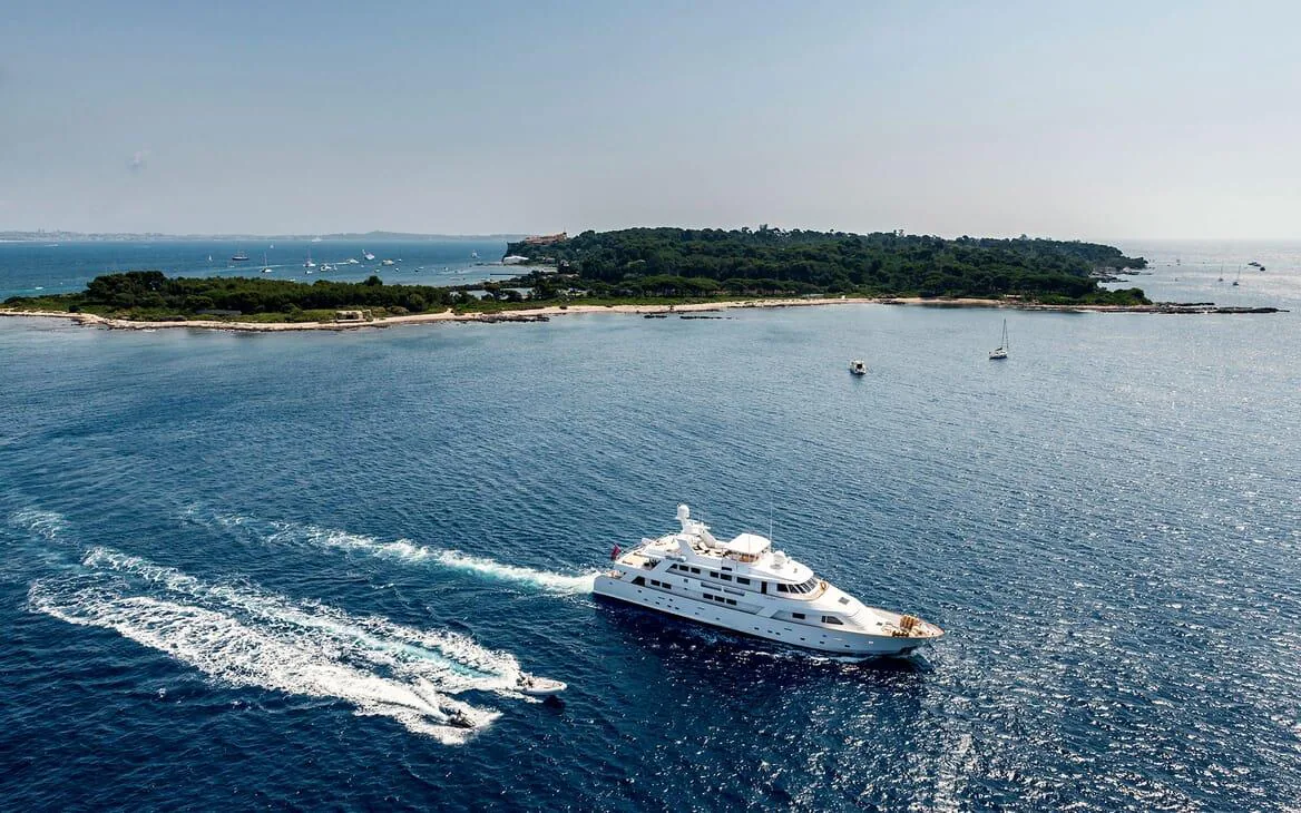Jojo - photo 16 yacht charter Cannes