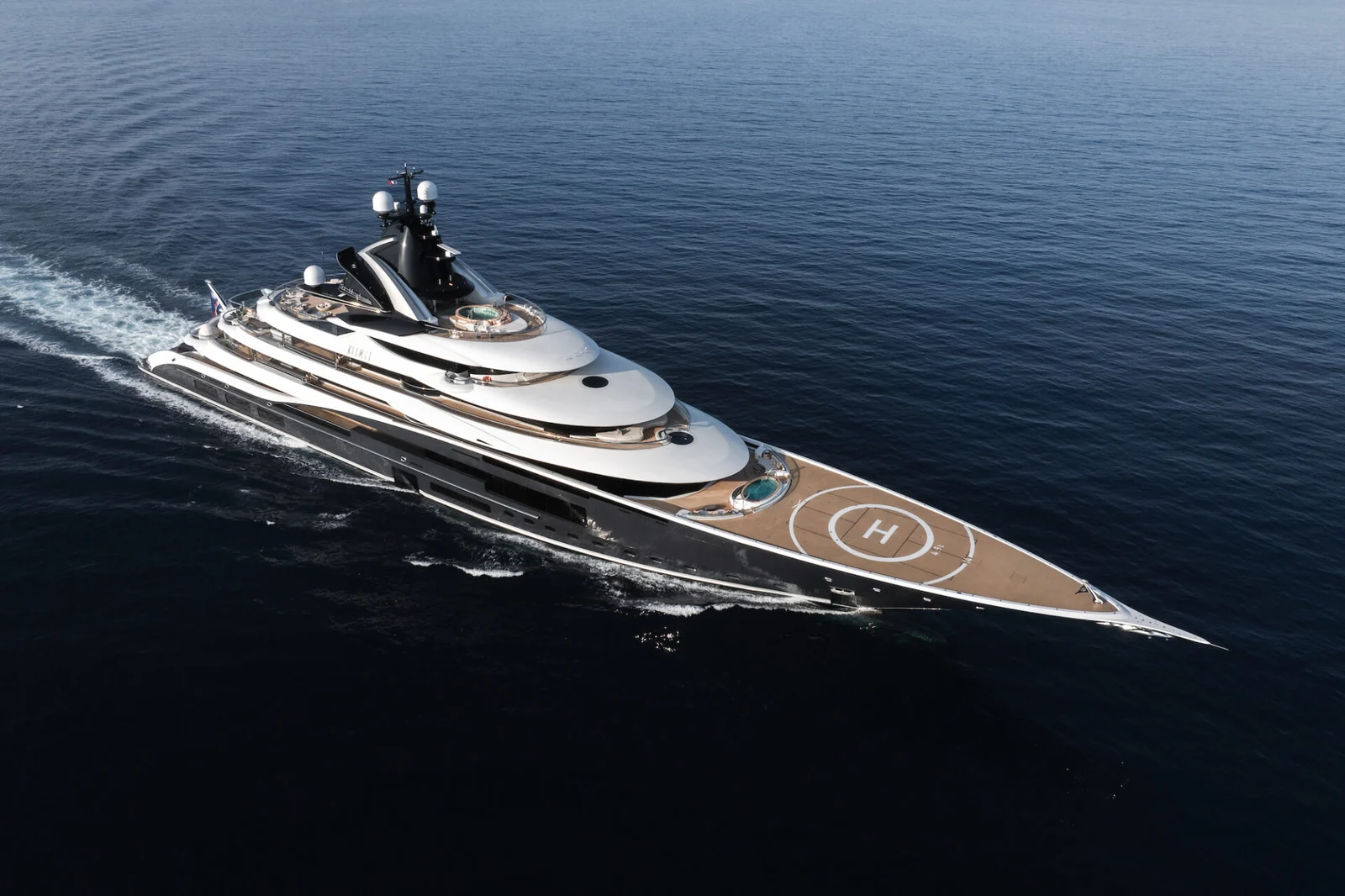 Kismet - photo 2 yacht charter Cannes